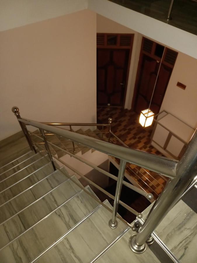 Villa Luxez Kalmunai Exteriör bild